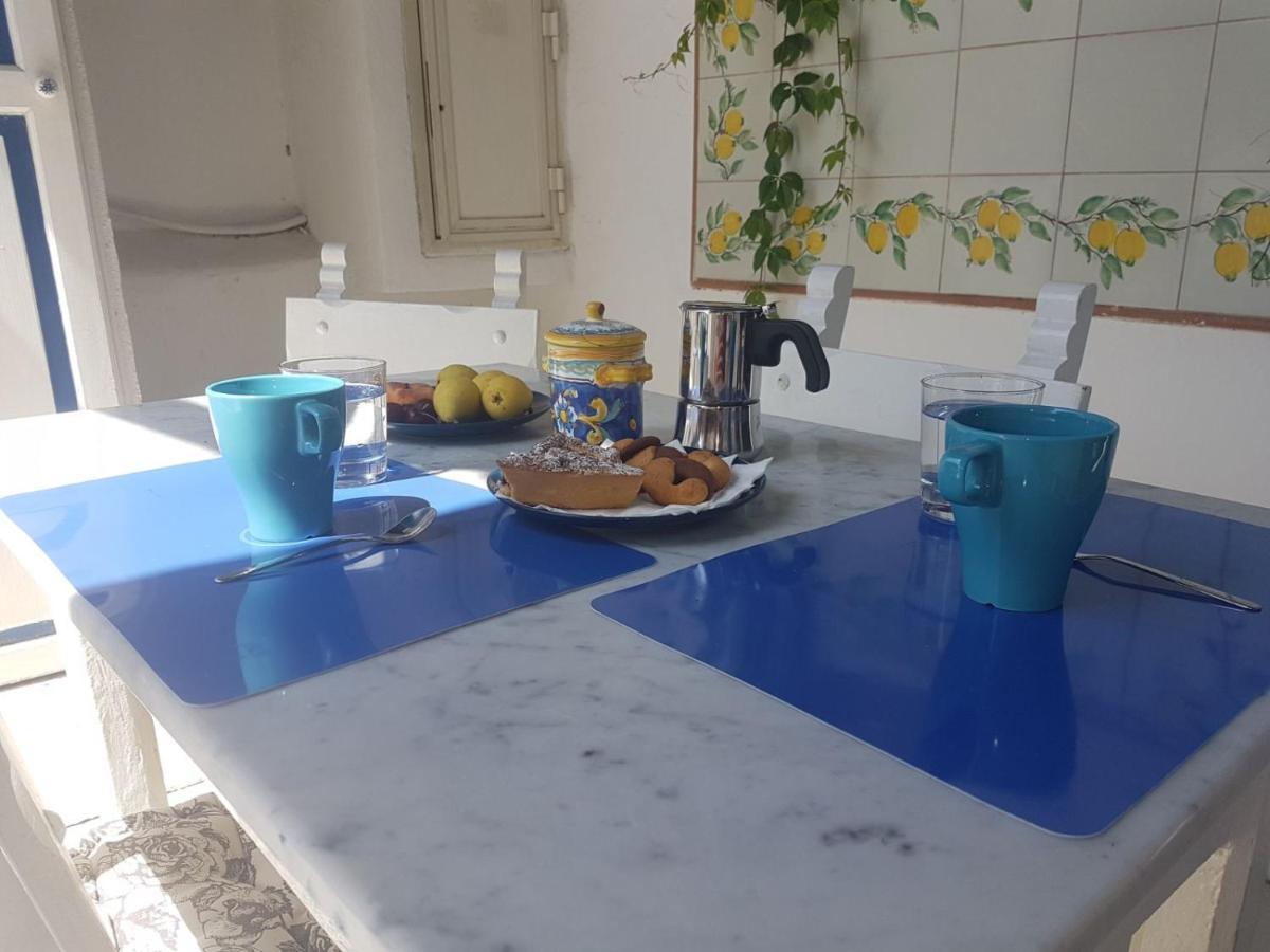 Appartamento Con i piedi nell'acqua Stromboli Esterno foto